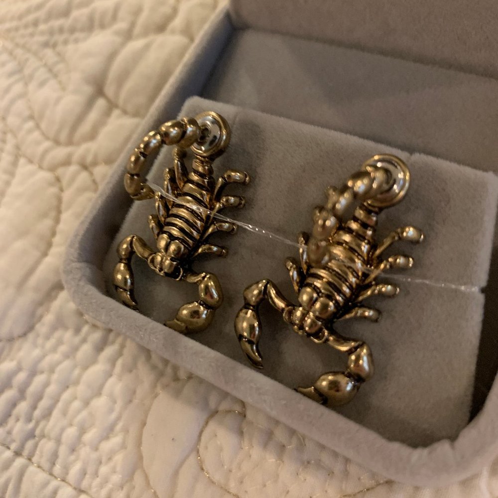 NIB Vintage Gold Scorpion Earrings
